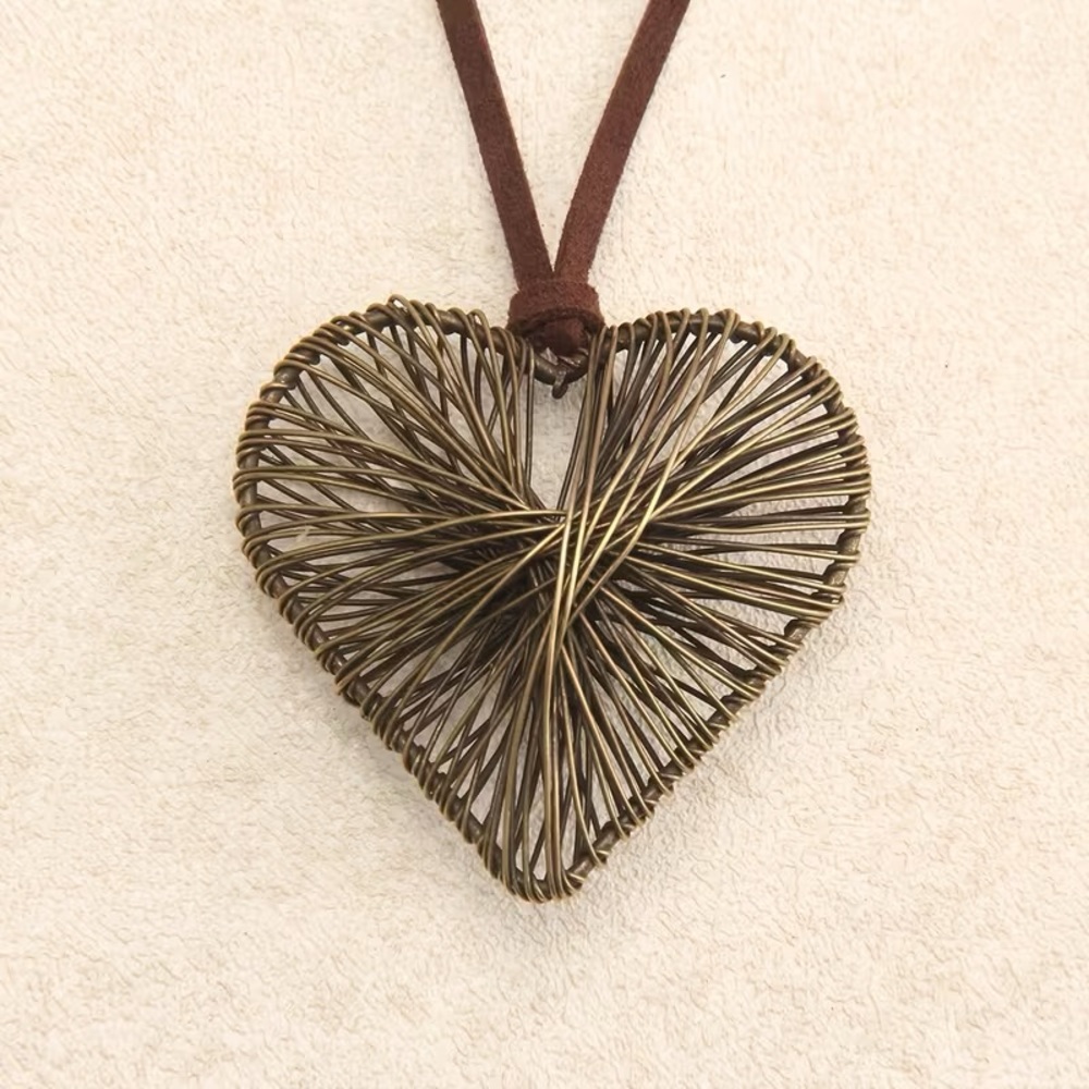 UNIQUE WIRE HEART NECKLACE
